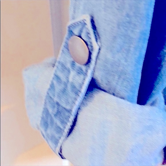 Stylish Light-Wash Chambray Lightweight Utility Jacket Pockets Snaps Closure - Picture 8 of 16